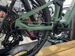 Berria Bikes BERRIA Mako Hybrid HP 6 VTTAE 720WH Green Jungle/grey Keronite 2023 17 Berria Bikes BERRIA Mako Hybrid HP 6 VTTAE 720WH Green Jungle/grey Keronite 2023 -Composants VTT Soldes Magasin berria mako hybrid hp 6 vttae 720wh green junglegrey keronite 2023 6