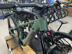 Berria Bikes BERRIA Mako Hybrid HP 6 VTTAE 720WH Green Jungle/grey Keronite 2023 18 Berria Bikes BERRIA Mako Hybrid HP 6 VTTAE 720WH Green Jungle/grey Keronite 2023 -Composants VTT Soldes Magasin berria mako hybrid hp 6 vttae 720wh green junglegrey keronite 2023 7