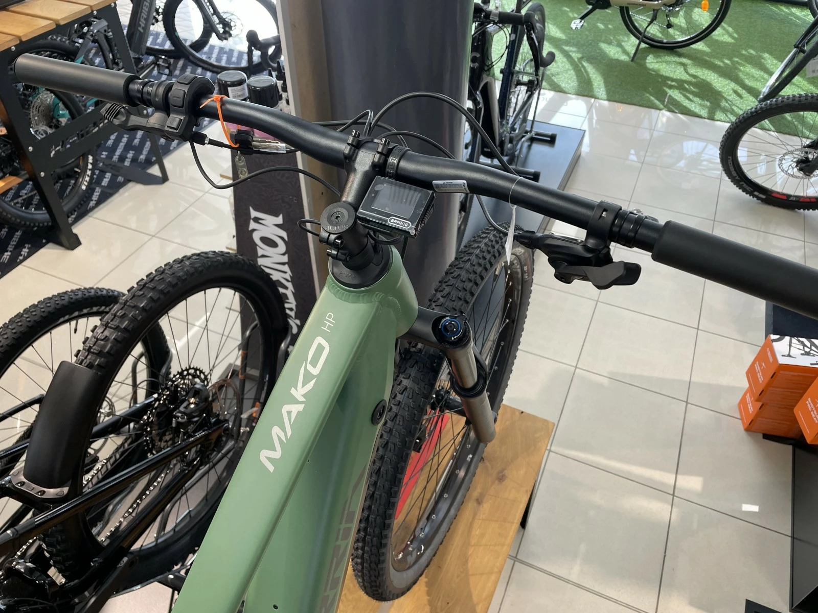 Berria Bikes BERRIA Mako Hybrid HP 6 VTTAE 720WH Green Jungle/grey Keronite 2023 11 Berria Bikes BERRIA Mako Hybrid HP 6 VTTAE 720WH Green Jungle/grey Keronite 2023 – Image 9