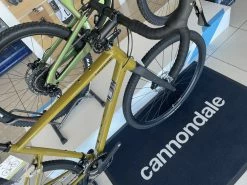 CANNONDALE Topstone 2 Vélo Gravel Olive Green 2023 12 CANNONDALE Topstone 2 Vélo Gravel Olive Green 2023 -Composants VTT Soldes Magasin cannondale topstone 2 velo gravel olive green 2023 4