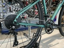 CANNONDALE Topstone 3 Vélo Gravel Turquoise 2023 12 CANNONDALE Topstone 3 Vélo Gravel Turquoise 2023 -Composants VTT Soldes Magasin cannondale topstone 3 velo gravel turquoise 2023 4