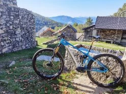MONDRAKER Crafty RR 29 VTTAE Marlin Blue-Racing Silver 2022 -Composants VTT Soldes Magasin mondraker crafty rr 29 vttae marlin blue racing silver 2022 4
