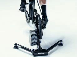 WAHOO FITNESS Home Trainer Kickr V6 Wifi -Composants VTT Soldes Magasin wahoo fitness home trainer kickr v6 wifi 4